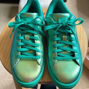 Puma sneakers holographic 7.5